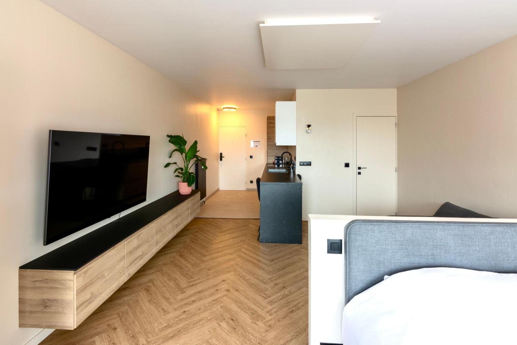 Studio By Aimee - 20M From The Beach & In City Centre! Oostende Ngoại thất bức ảnh