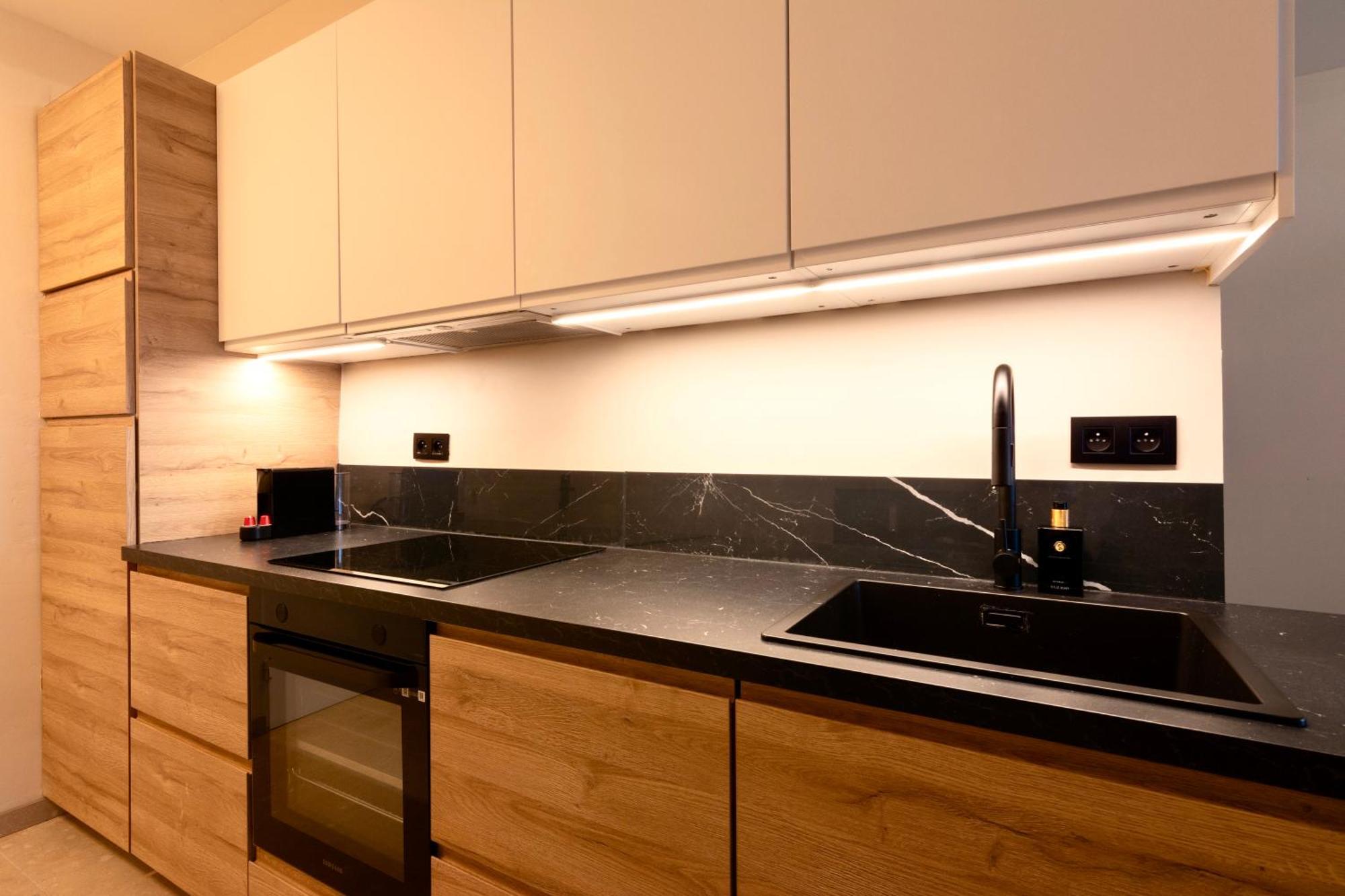 Studio By Aimee - 20M From The Beach & In City Centre! Oostende Ngoại thất bức ảnh