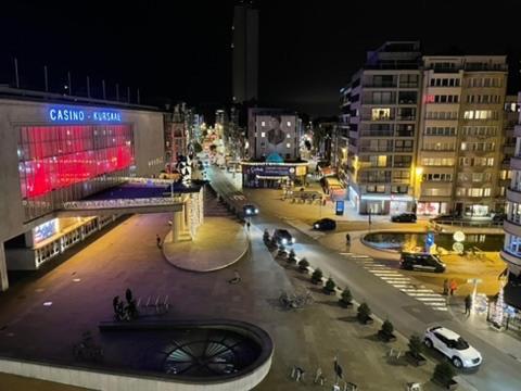 Studio By Aimee - 20M From The Beach & In City Centre! Oostende Ngoại thất bức ảnh