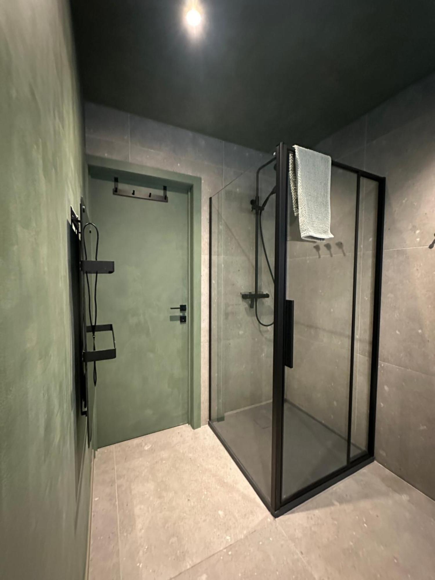 Studio By Aimee - 20M From The Beach & In City Centre! Oostende Ngoại thất bức ảnh