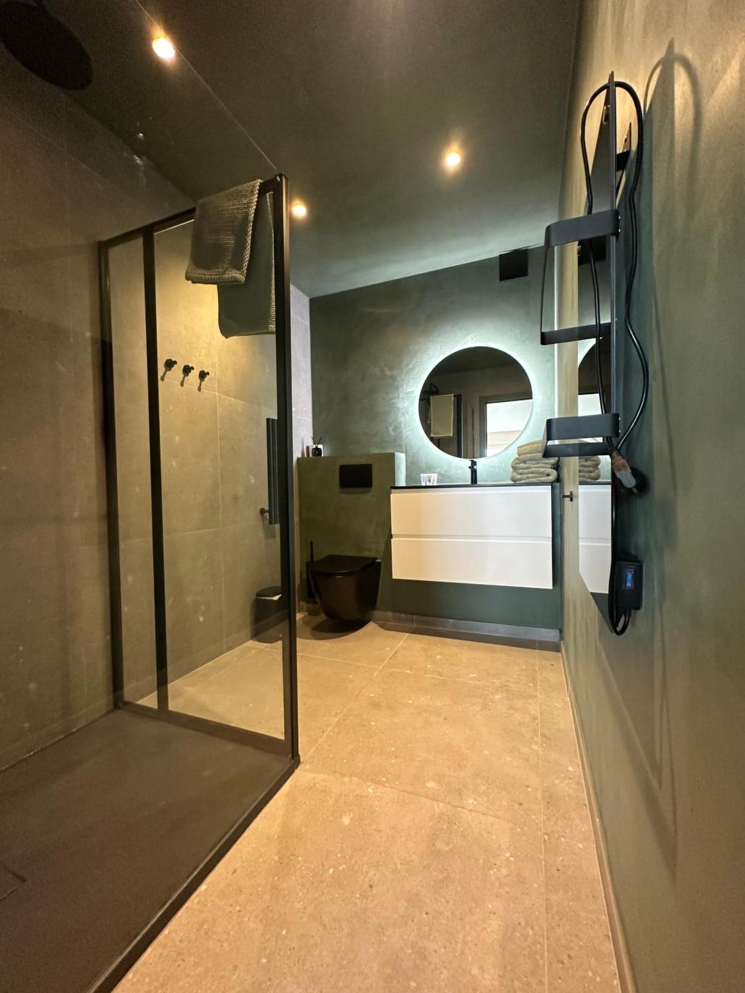 Studio By Aimee - 20M From The Beach & In City Centre! Oostende Ngoại thất bức ảnh